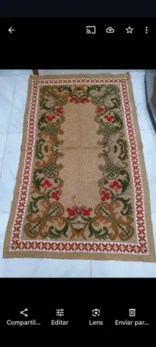 Tapete Artesanal Bordado Floral