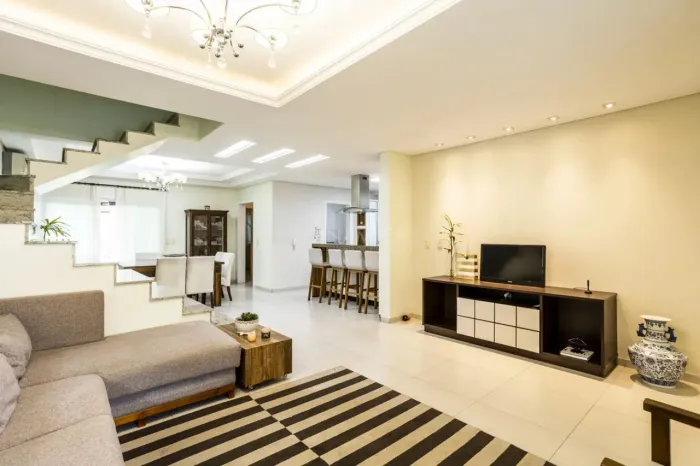Casa de alto padrão em condomínio residencial a venda no bairro Bela Vista em Gaspar!