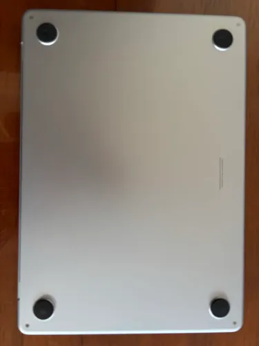 MacBook M4.