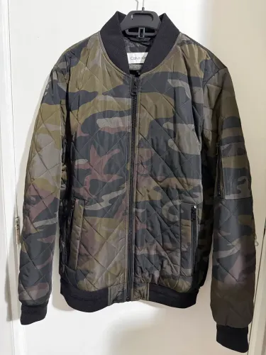 Jaqueta Bomber Calvin Klein Camuflada