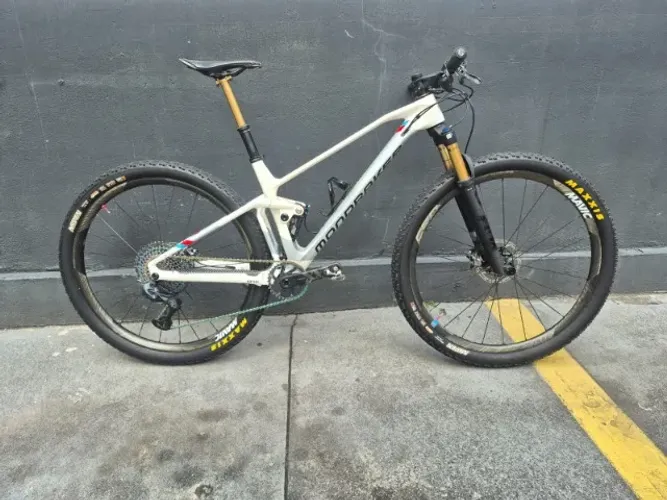 MOUNTAIN BIKE FULL - MONDRAKER F PODIUM RR 2024