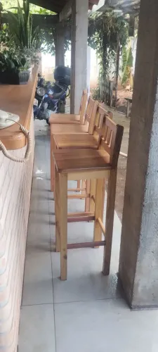 Banquetas de encosto altas de madeira de demolição 