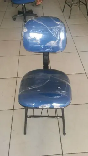 ! cadeira secretária fixa na cor azul para escritório