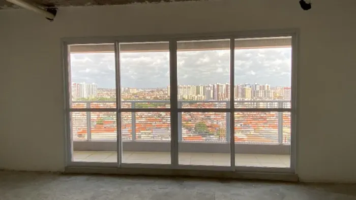 Esquadria de alumínio branca