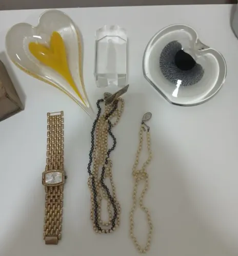 Antiguidades : Enfeites, Relógio , colares 