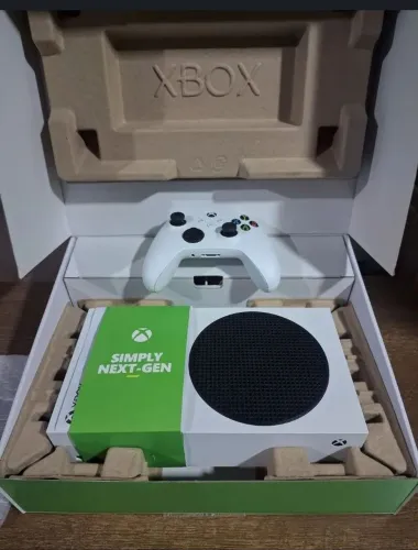 Xbox série s com 40 jogos 