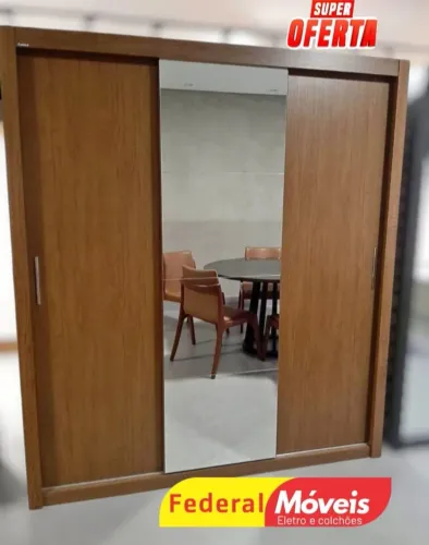 Guarda Roupa com Espelho - 3 Portas de Correr e 4 Gavetas - Sofisticação e Praticidade!
