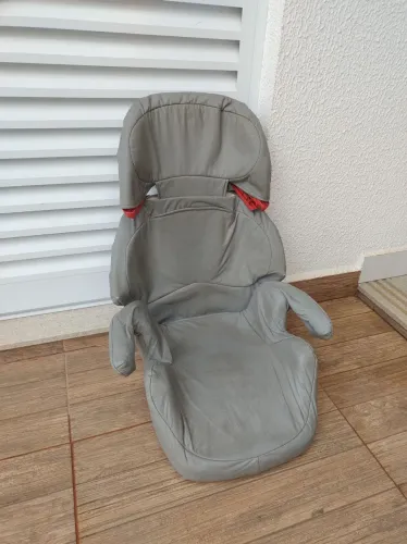 Assento infantil para carro. Todas as idades