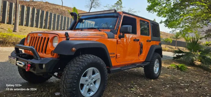 Jeep Wrangler jku / o mais novo e equipado de Minas Gerais/ mias de 100 k em equipamentos