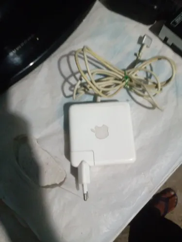 Carregador da Apple modelo a1424