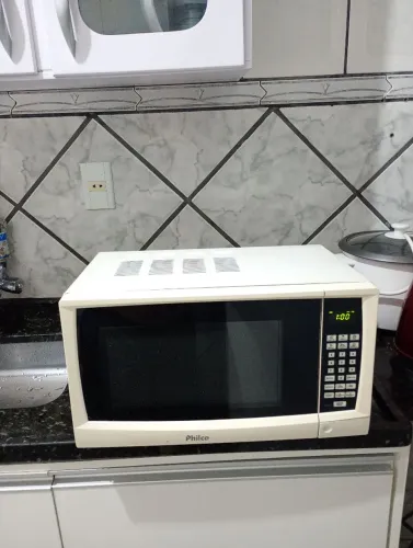 Microondas Philco 20 litros.