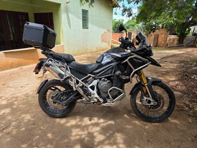 Tiger 1200 Rally pro. Moto com baixo km.