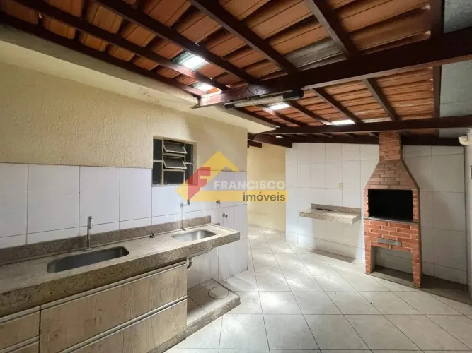 Casa Comercial para aluguel, 4 quartos, 1 suíte, 4 vagas, Santa Clara - Divinópolis/MG