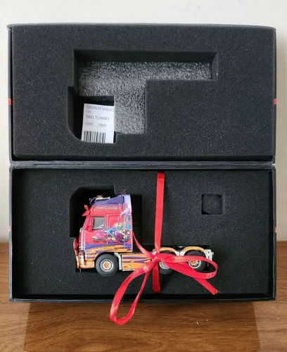 Miniatura Carrinho Caminhão Carreta Volvo FH WSI