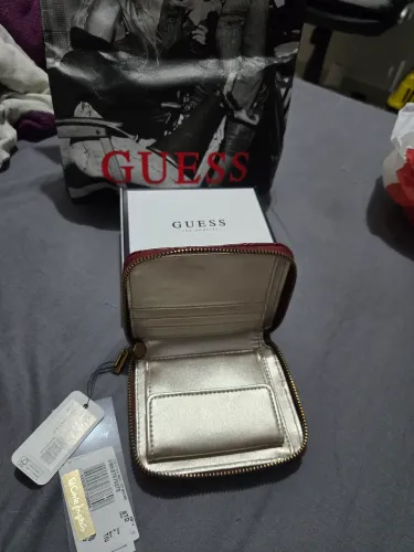 Carteira guess 