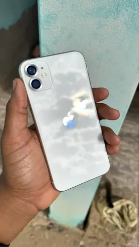 iPhone 11 branco 64GB