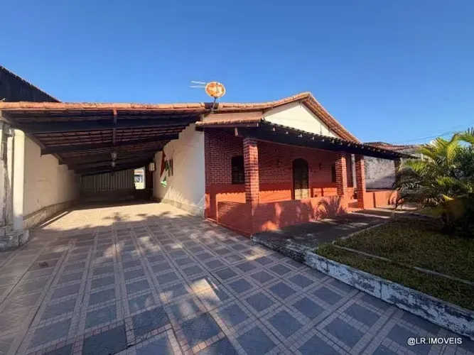 Casa com 4 Quartos, Lazer Completo e Terreno de 918 m² - PT006