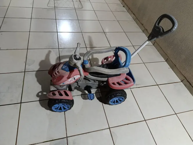 Quadriciclo infantil 