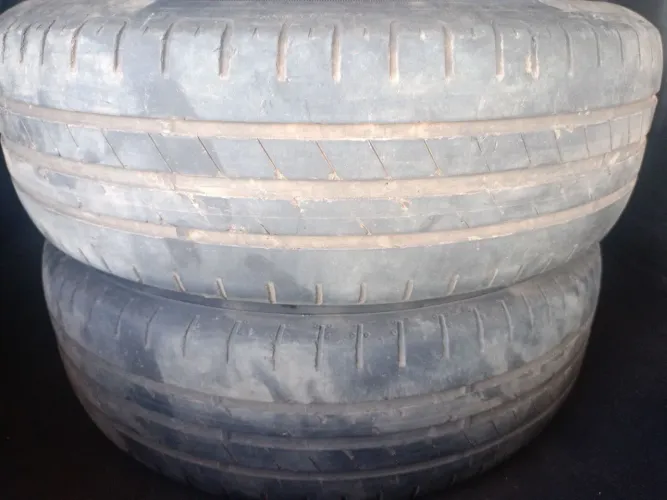 2 pneus aro15 185/65/15 Goodyear