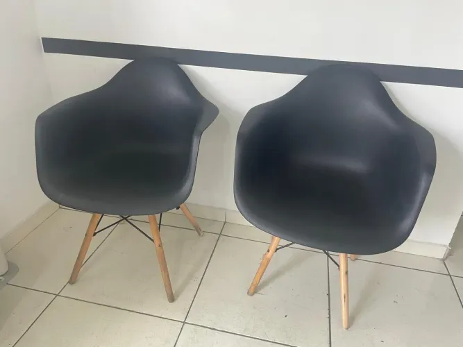Cadeira Eames Com Braço Preta