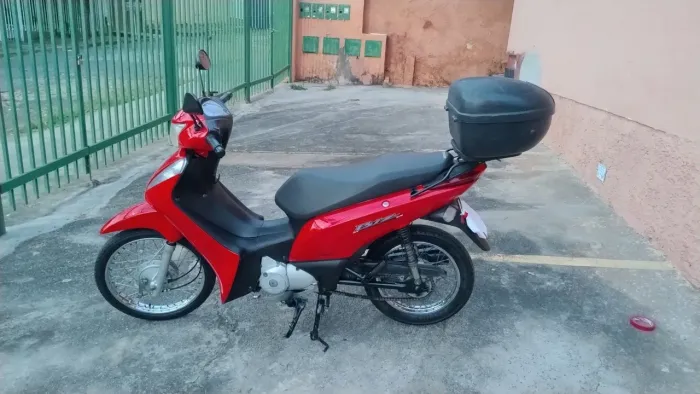 Biz 125 vermelha