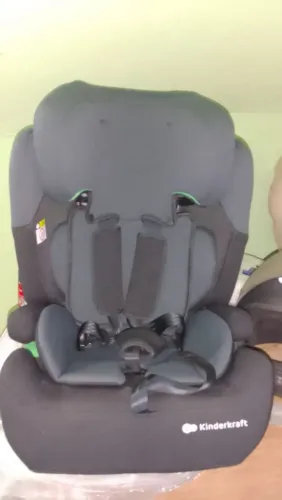 Cadeirinha para Carro Kinderkraft em Excelente Estado