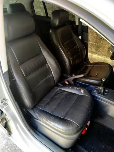 Bancos Dianteiros De Couro Polo 2007 Comfortline (não Envio)
