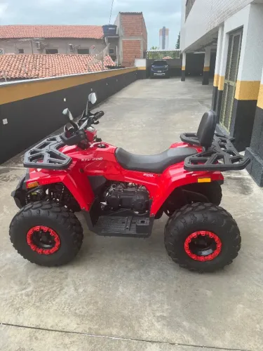 Quadriciclo novinho 