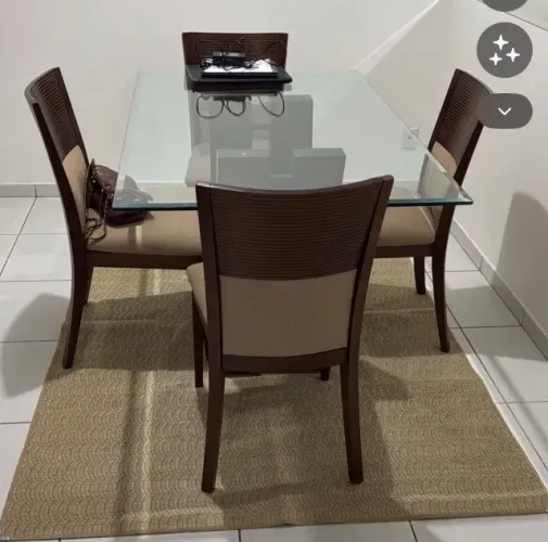 Mesa de jantar tampo em vidro com 4 cadeiras