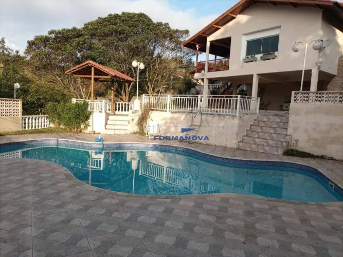 Casa com 3 quartos sendo 2 suítes à venda em Cotia/SP