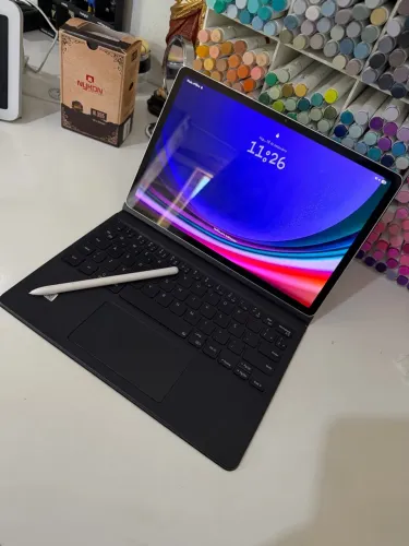 Samsung Galaxy Tab S9 256GB Wi-Fi + 5G + S Pen + Teclado