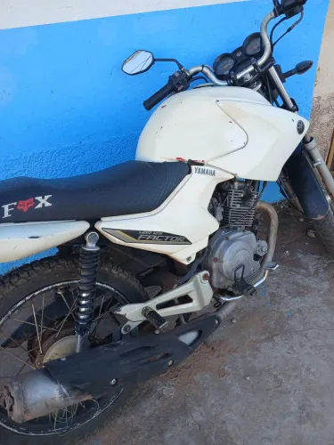 Vendo essa moto