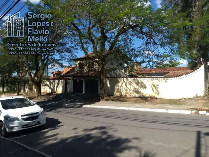 Casa 3 quartos de Alto Padrão no Centro de ITABORAÍ   Terreno de 900m²