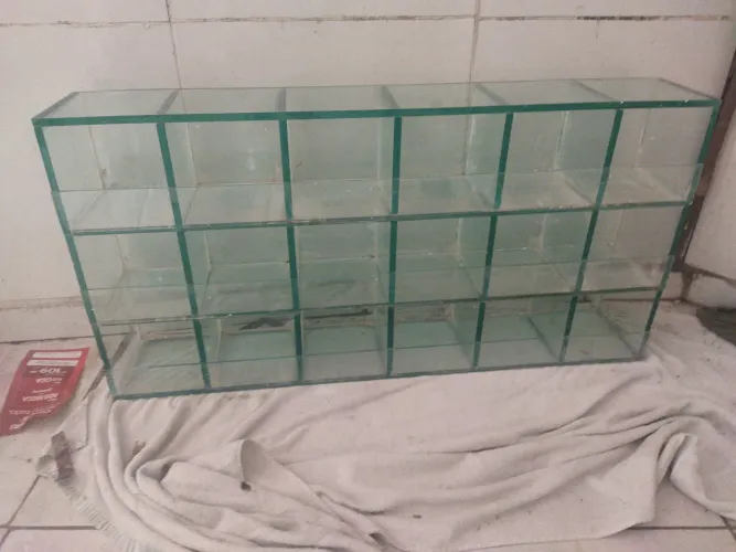 Expositor de vidro temperado 10 milímetros 