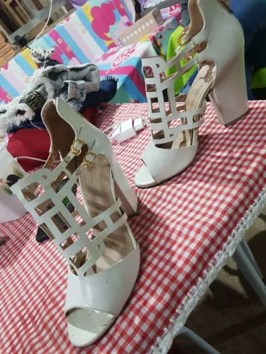 Sandalia a venda