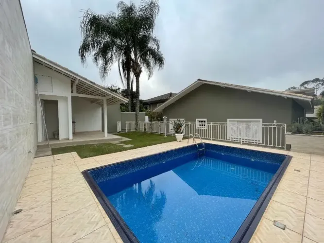 Casa Condomínio São Paulo II na Granja Viana
