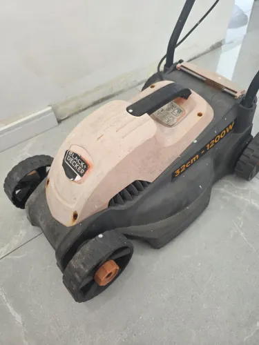 Maquina de cortar grama