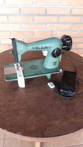 Máquina Elgin reta c/motor 110 volt