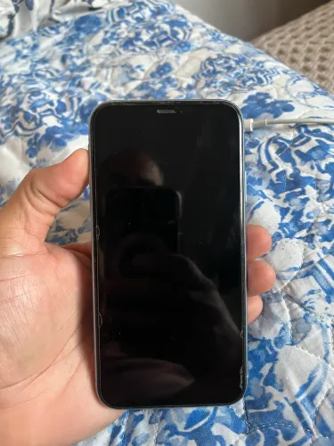 iPhone XR 64GB Azul Bateria 74%