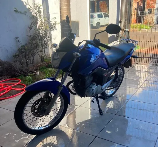 Vendo Fan 150 , Flex em ótimo estado.