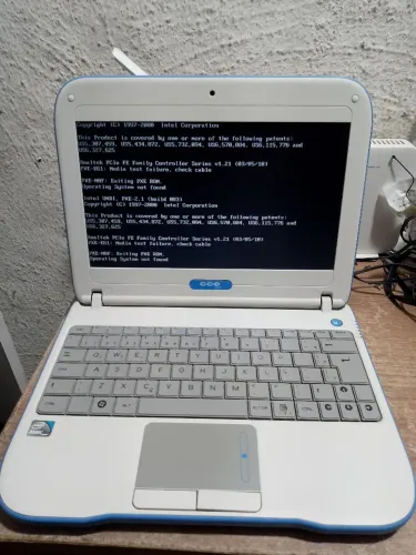 Netbook CCE funcionando mas com detalhes pra ajeita