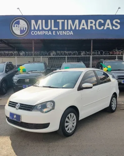 Volkswagen Polo Sedan 1.6 MI Total Flex 8V 4P 2013