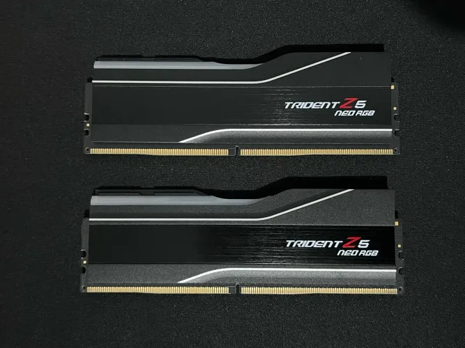 RAM DDR5 32Gb 2x16 6000MHz CL30 G.Skill RGB usadas
