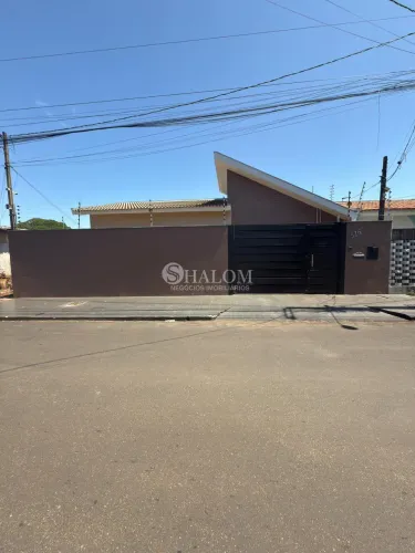 Casa à venda em Paiçandu, Centro, com 3 quartos, com 195.21 m²