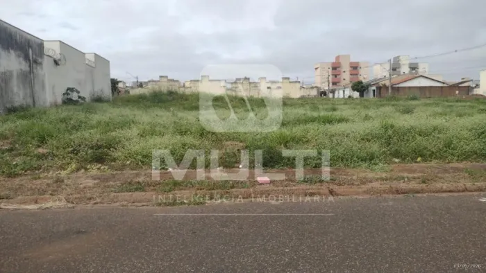 Terreno - JARDIM BRASILIA