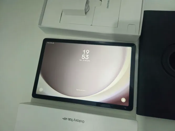 Tablet Samsung Tab A9+ (plus) 11" snapdragon, perfeito, na caixa, único dono, na garantia.