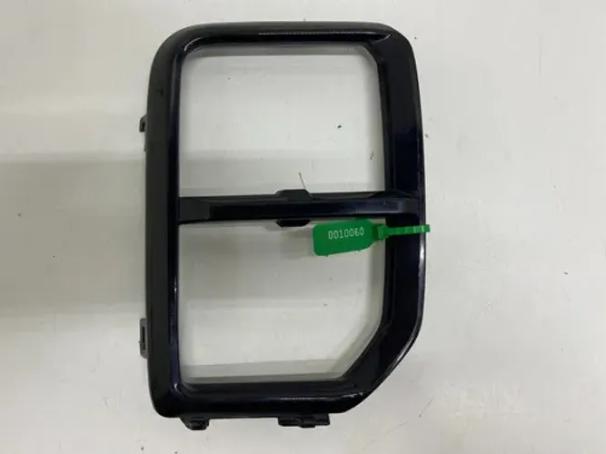 Moldura Farol Auxiliar Mitsubishi Outlander Sport 20/22 Dir