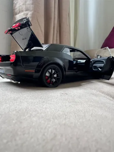 Réplica Miniatura de Ferro Dodge Challenger SRT Hellcat