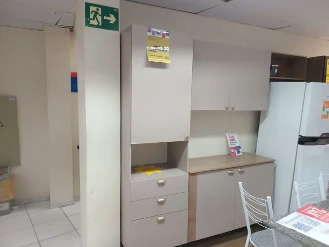 Armário de cozinha semi novo