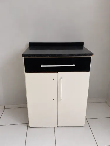 armário